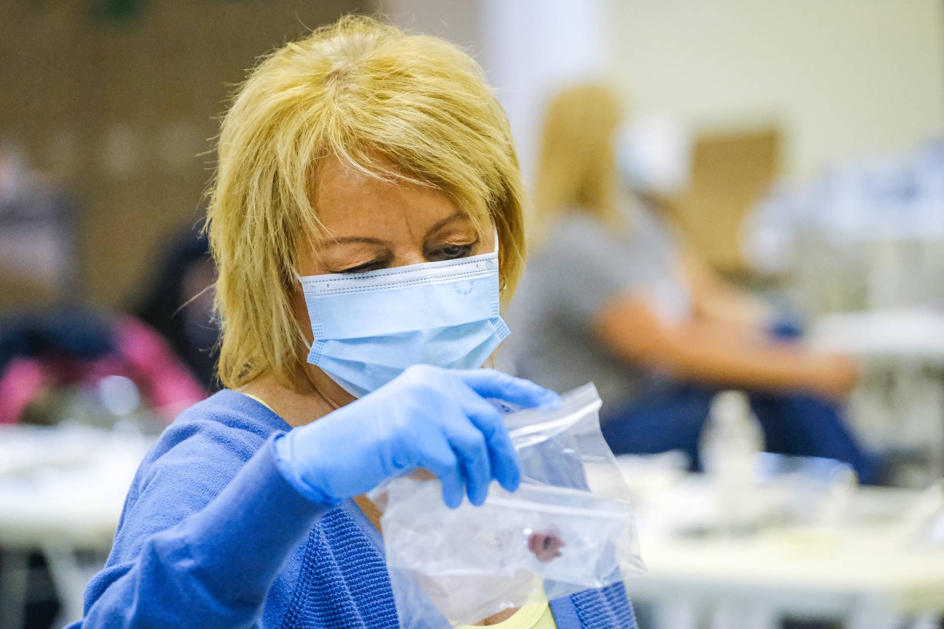 General Motors’ employees report to their first day of work Tuesday, March 31, 2020 at the GM manufacturing facility in Kokomo, Indiana, where GM and Ventec Life Systems are partnering to produce Ventec VOCSN critical care ventilators in response to the COVID-19 pandemic. Employees participated in a Safety Orientation and Training Sessions at the facility. (Photo by AJ Mast for General Motors)