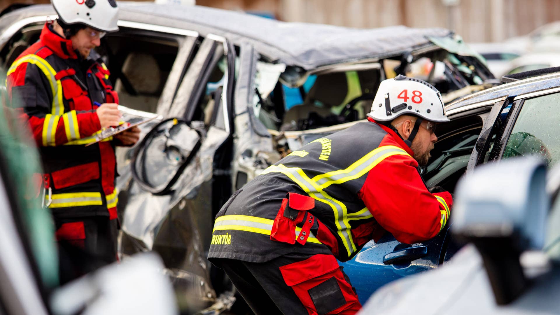 Watch Volvo drop-test 10 new cars with a crane from 100 feet in the air ...