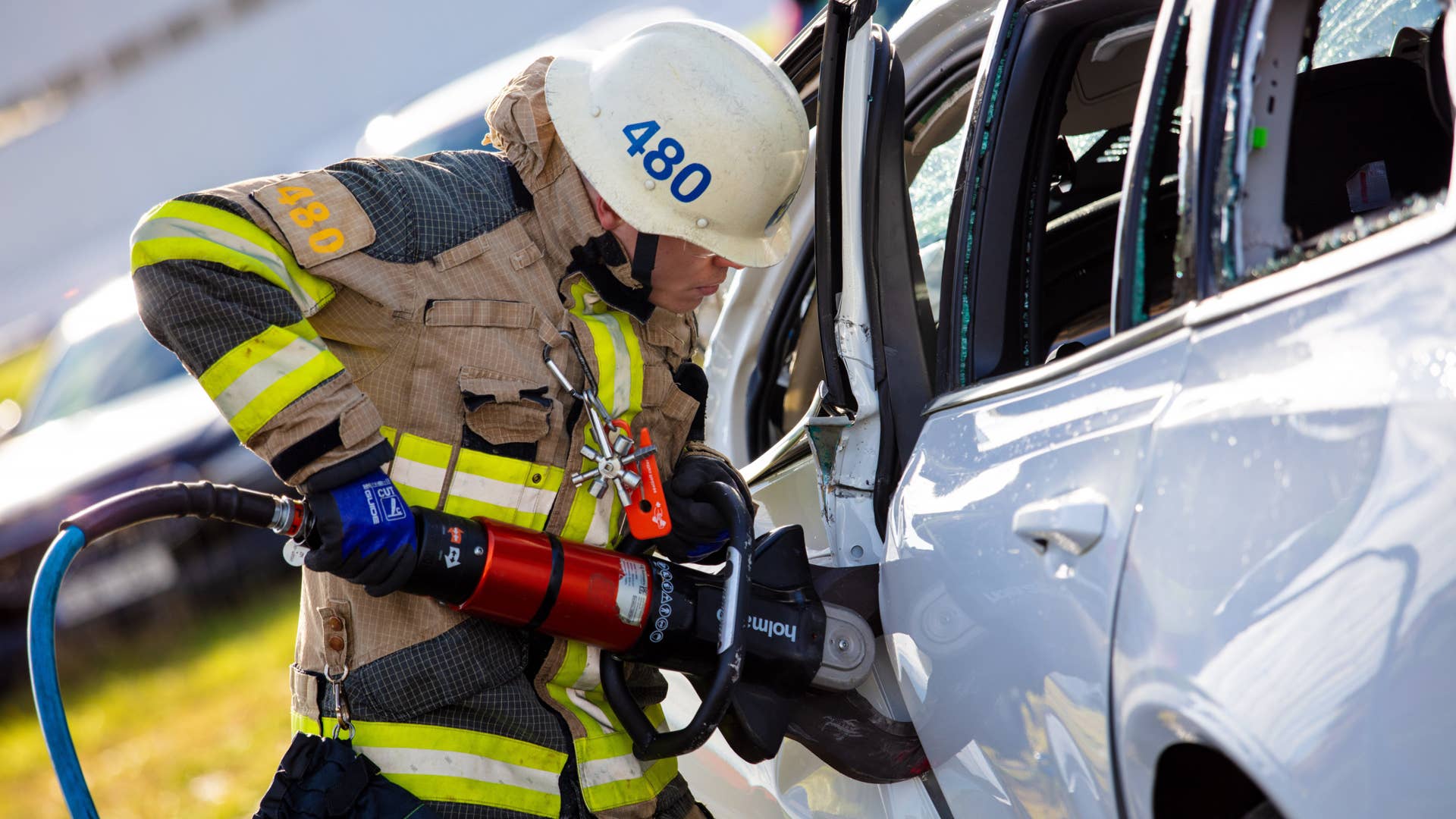 Watch Volvo drop-test 10 new cars with a crane from 100 feet in the air ...