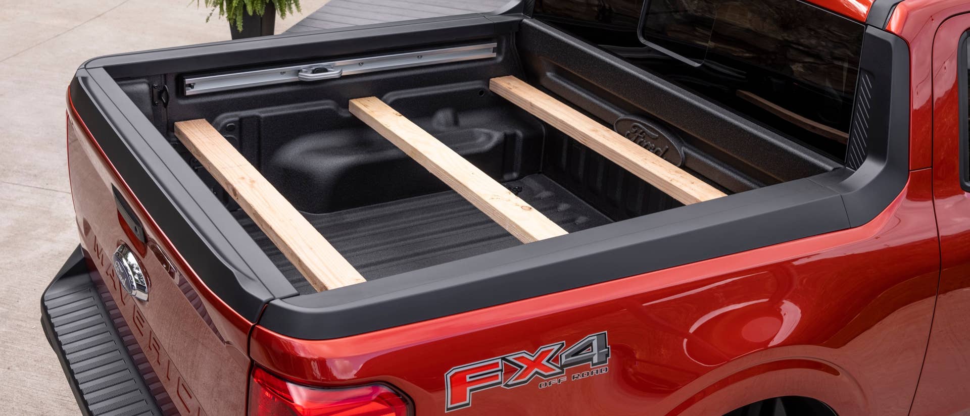 2022 Ford Maverick FLEXBED™. Preproduction vehicle with optional equipment shown. Available fall 2021.
