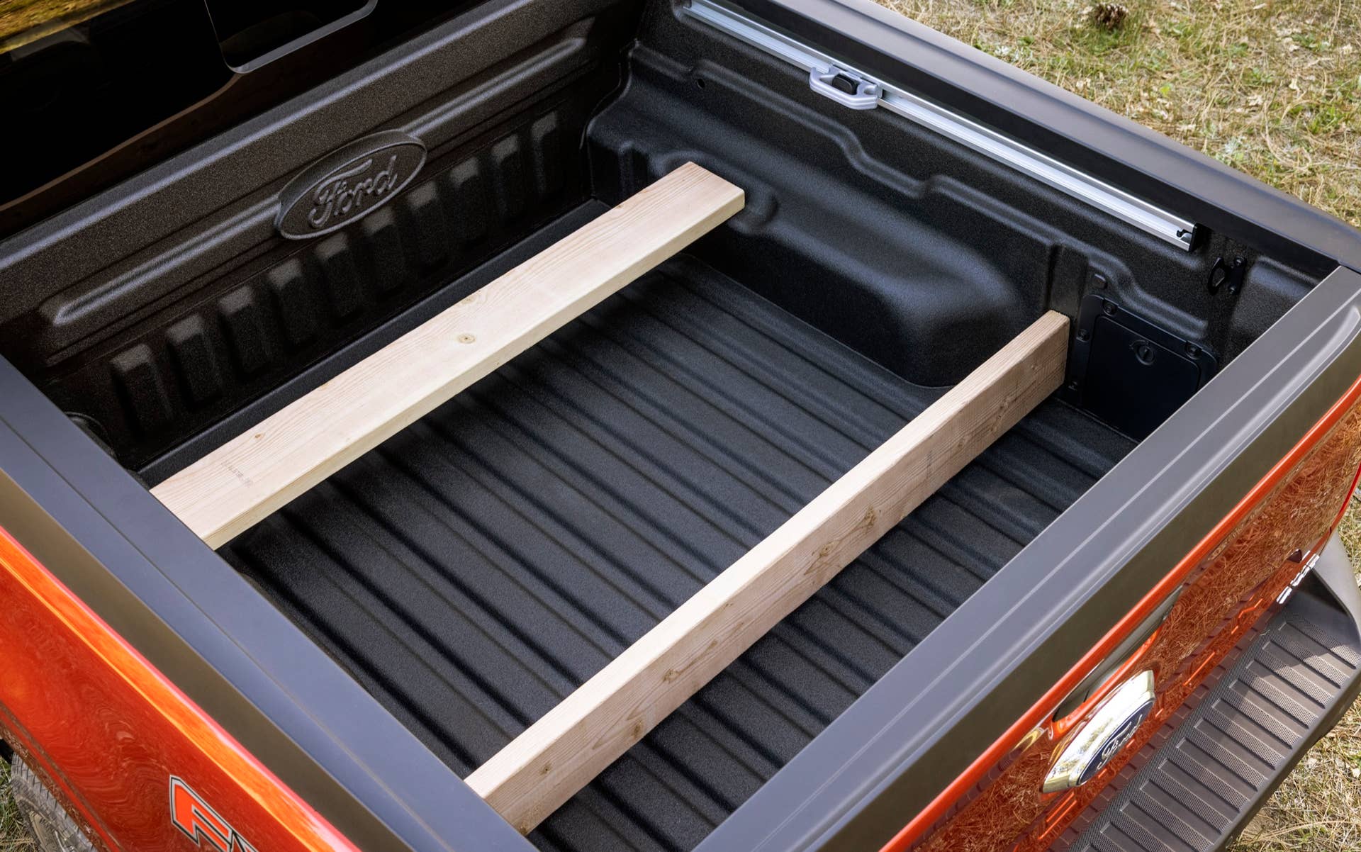 2022 Ford Maverick FLEXBED™. Preproduction vehicle with optional equipment shown. Available fall 2021.