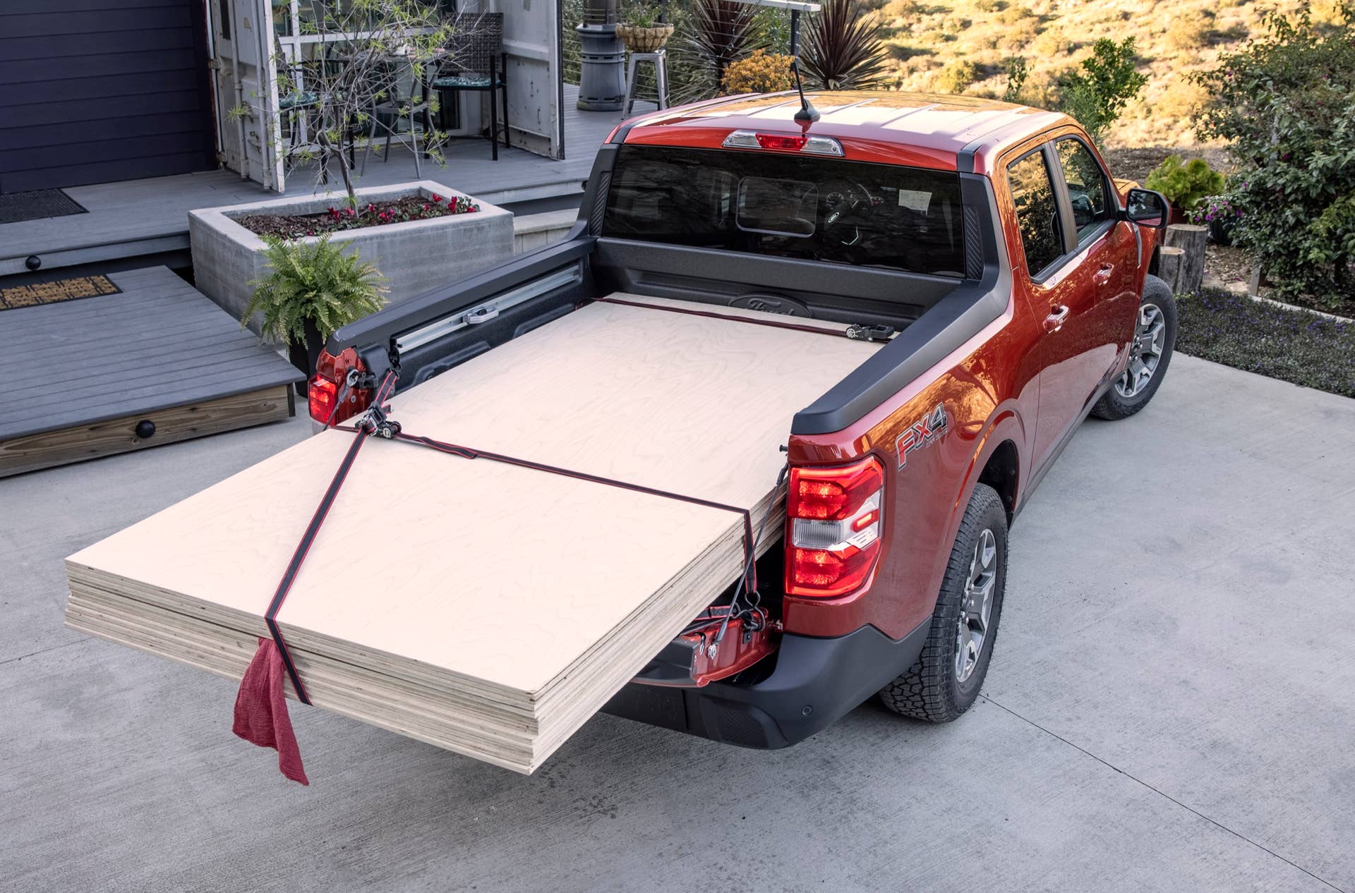 2022 Ford Maverick FLEXBED™. Preproduction vehicle with optional equipment shown. Available fall 2021.