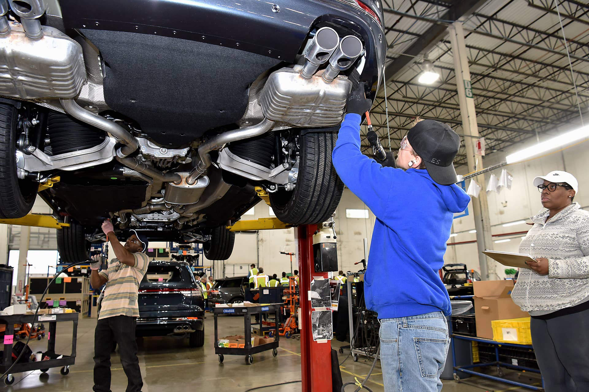 CHICAGO, IL. Feb. 7, 2019 – Ford employees learn to build the all-new 2020 Ford Explorer. Ford is investing $1 billion in Chicago Assembly and Stamping Plants and adding 500 jobs to expand capacity for the production of all-new Ford Explorer, Police Interceptor Utility and Lincoln Aviator. The new investments include advanced manufacturing technologies and workforce training at the plants to help Ford deliver better quality vehicles to customers more quickly. The company spending $40 million to make the Chicago Assembly and Stamping better places to work, including new LED lighting and cafeteria updates, new break areas, and parking lot security upgrades. Photo by: Sam VarnHagen