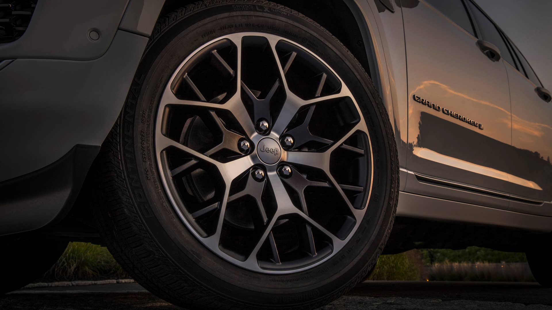 All-new 2022 Jeep® Grand Cherokee Summit 4xe