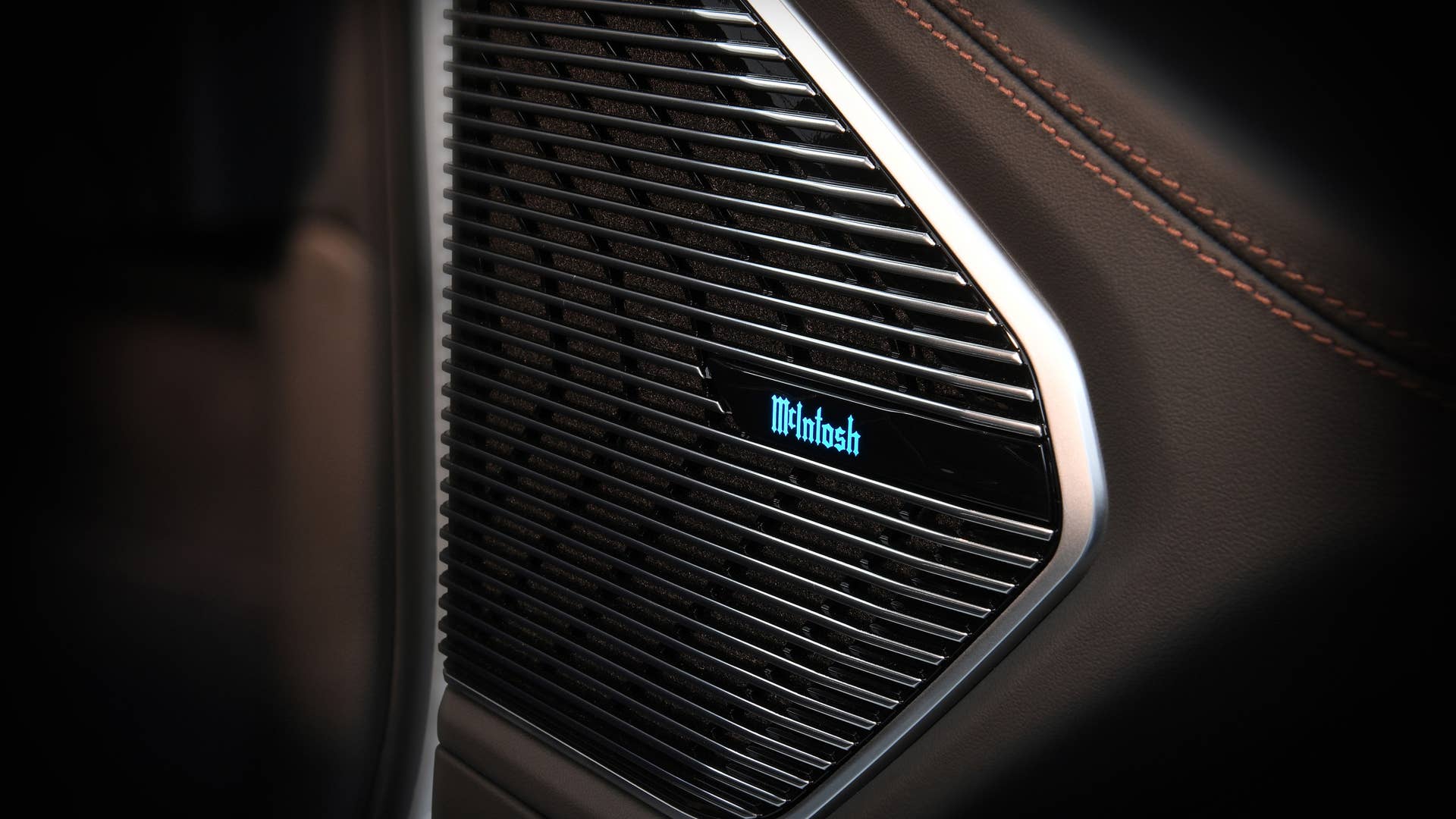 The all-new 2022 Jeep® Grand Cherokee offers a class-exclusive 950-watt, 19-speaker McIntosh audio system.