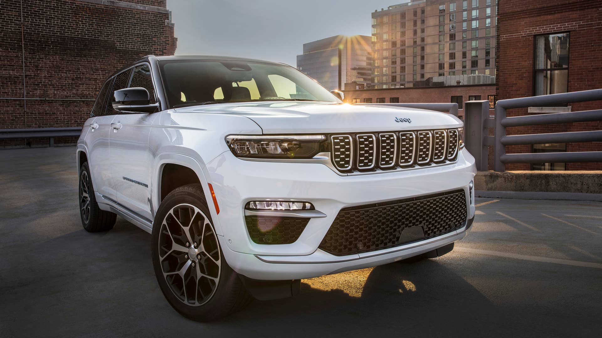 2022 Jeep® Grand Cherokee Summit 4xe