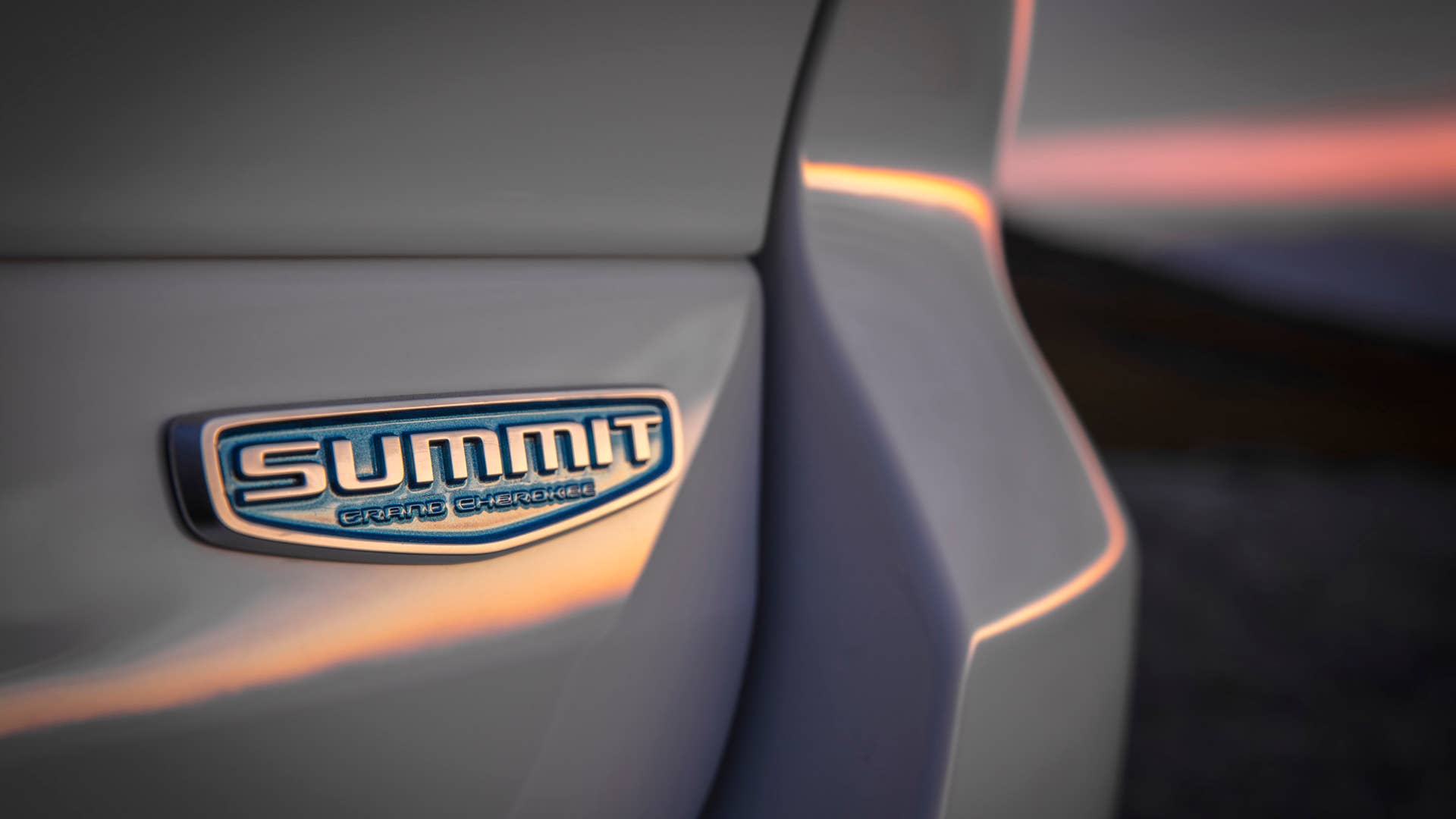 All-new 2022 Jeep® Grand Cherokee Summit 4xe