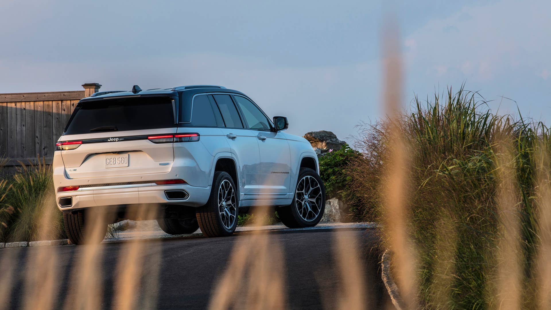 All-new 2022 Jeep® Grand Cherokee Summit Reserve