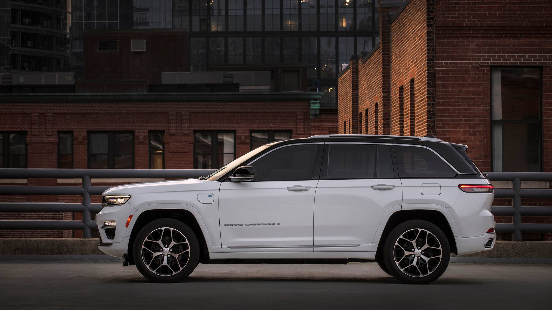 All-new 2022 Jeep® Grand Cherokee Summit Reserve