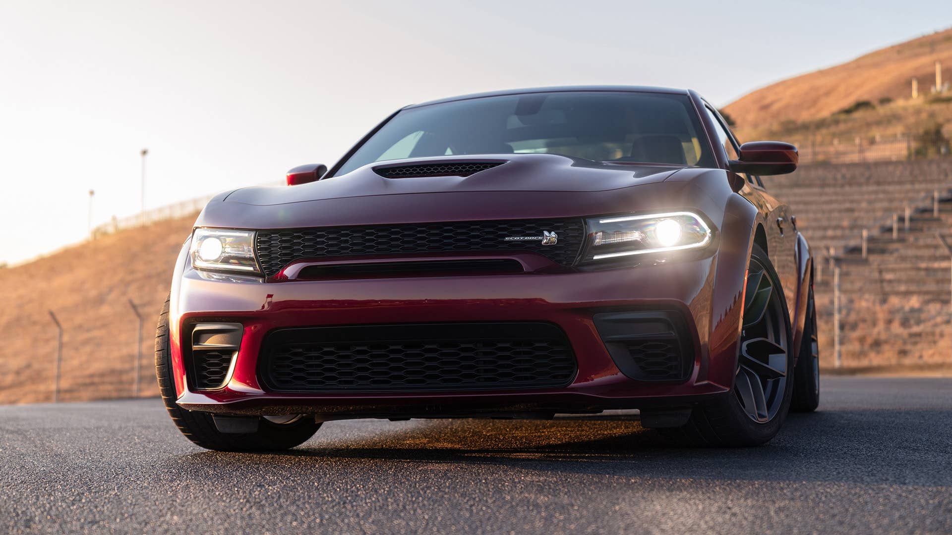 New aggressive and modern Widebody exterior, optional on Charger Scat Pack features new front and rear fascias with integrated fender flares, adding 3.5 inches of width over the wider wheels and tires.