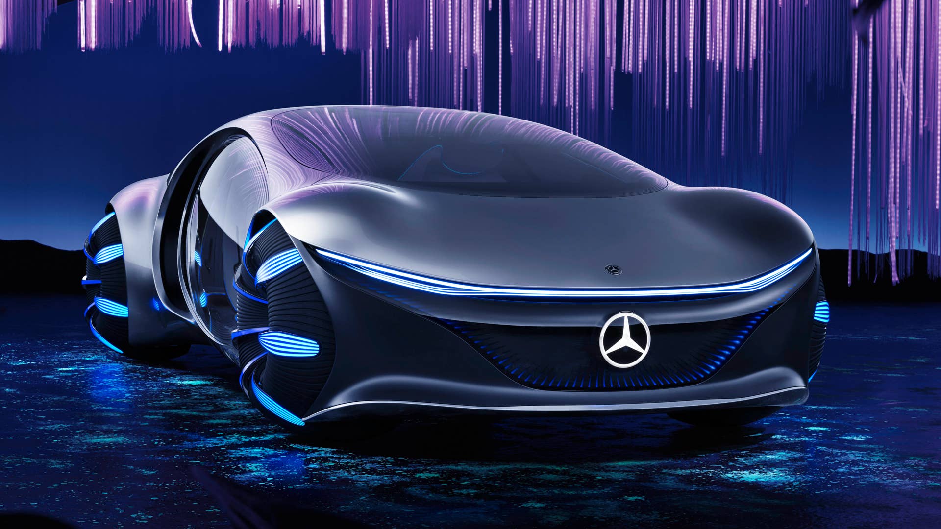 Mercedes-Benz VISION AVTR - inspiriert von „Avatar“: Der Name des Konzeptfahrzeugs steht für ADVANCED VEHICLE TRANSFORMATION und verkörpert die Vision von Mercedes-Benz Designern, Ingenieuren und Trendforschern für Mobilität in ferner Zukunft. Mercedes-Benz VISION AVTR - inspired by "Avatar": The name of the concept vehicle stands for ADVANCED VEHICLE TRANSFORMATION and embodies the vision of Mercedes-Benz designers, engineers and trend researchers for mobility in the distant future.