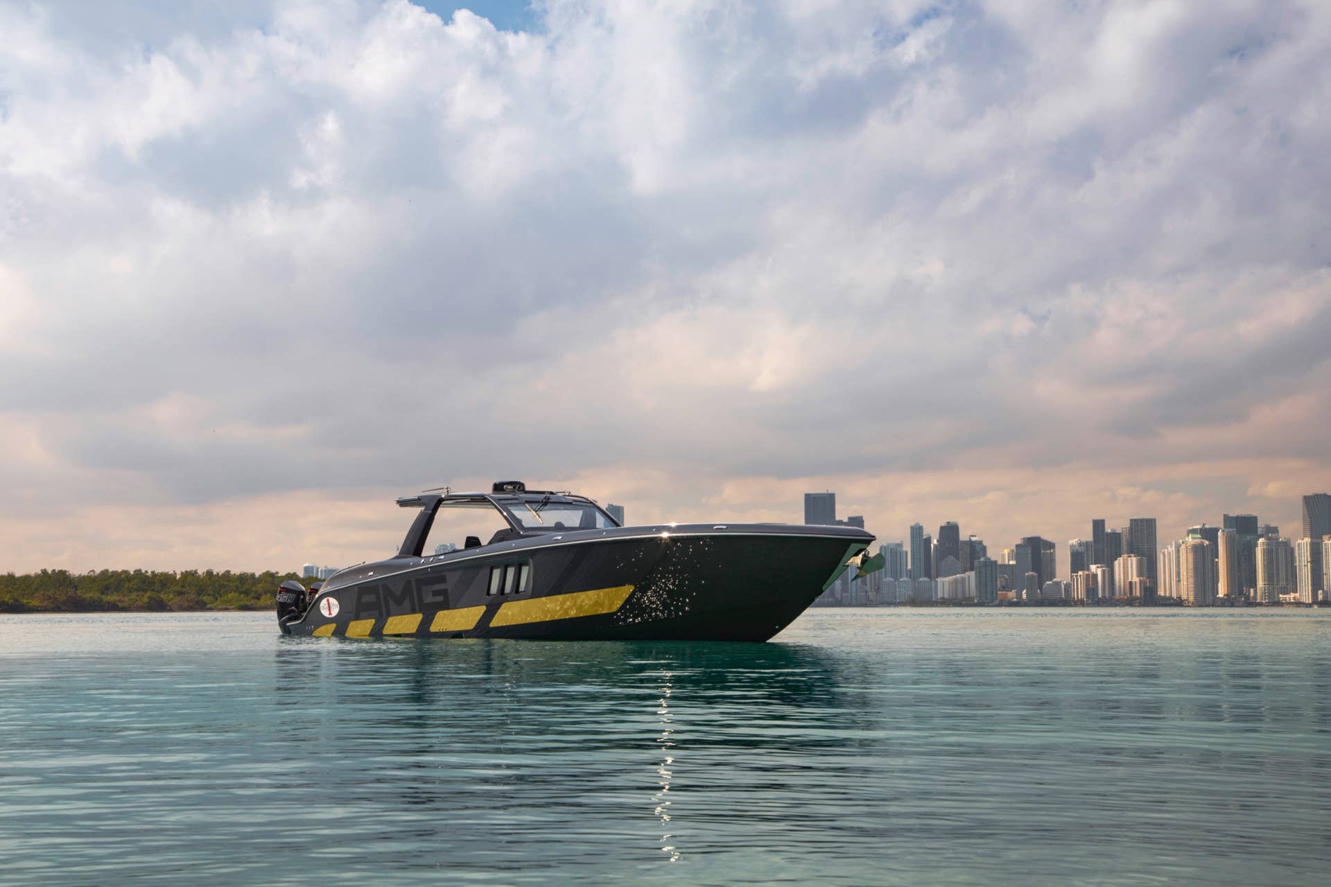 Mercedes-AMG und Cigarette Racing präsentieren das neue Rennboot 59’ Tirranna AMG Edition auf der Miami Boat Show 2020 // Mercedes-AMG and Cigarette Racing present the all-new 59’ Tirranna AMG Edition at the 2020 Miami Boat Show