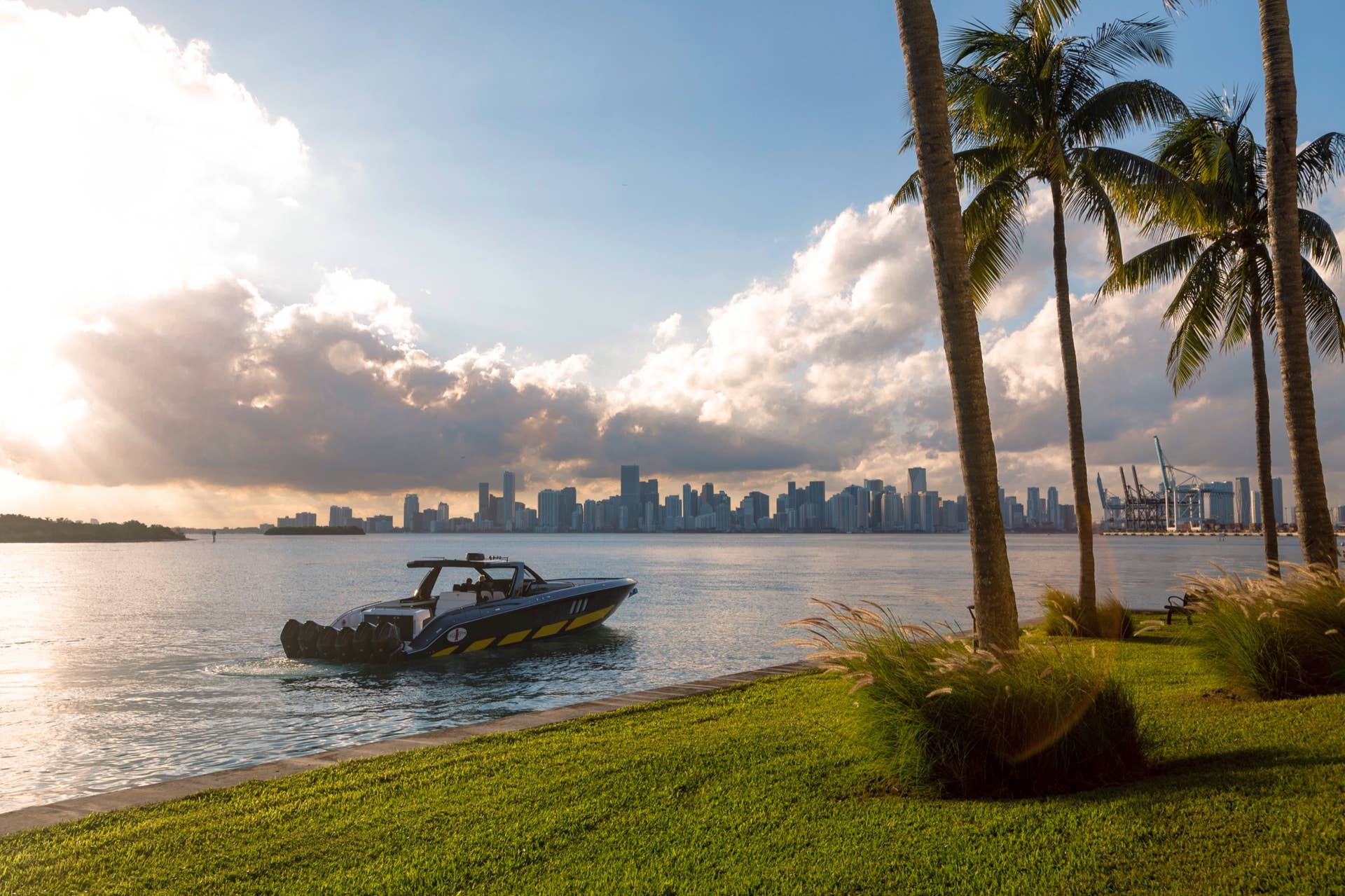 Mercedes-AMG und Cigarette Racing präsentieren das neue Rennboot 59’ Tirranna AMG Edition auf der Miami Boat Show 2020 // Mercedes-AMG and Cigarette Racing present the all-new 59’ Tirranna AMG Edition at the 2020 Miami Boat Show