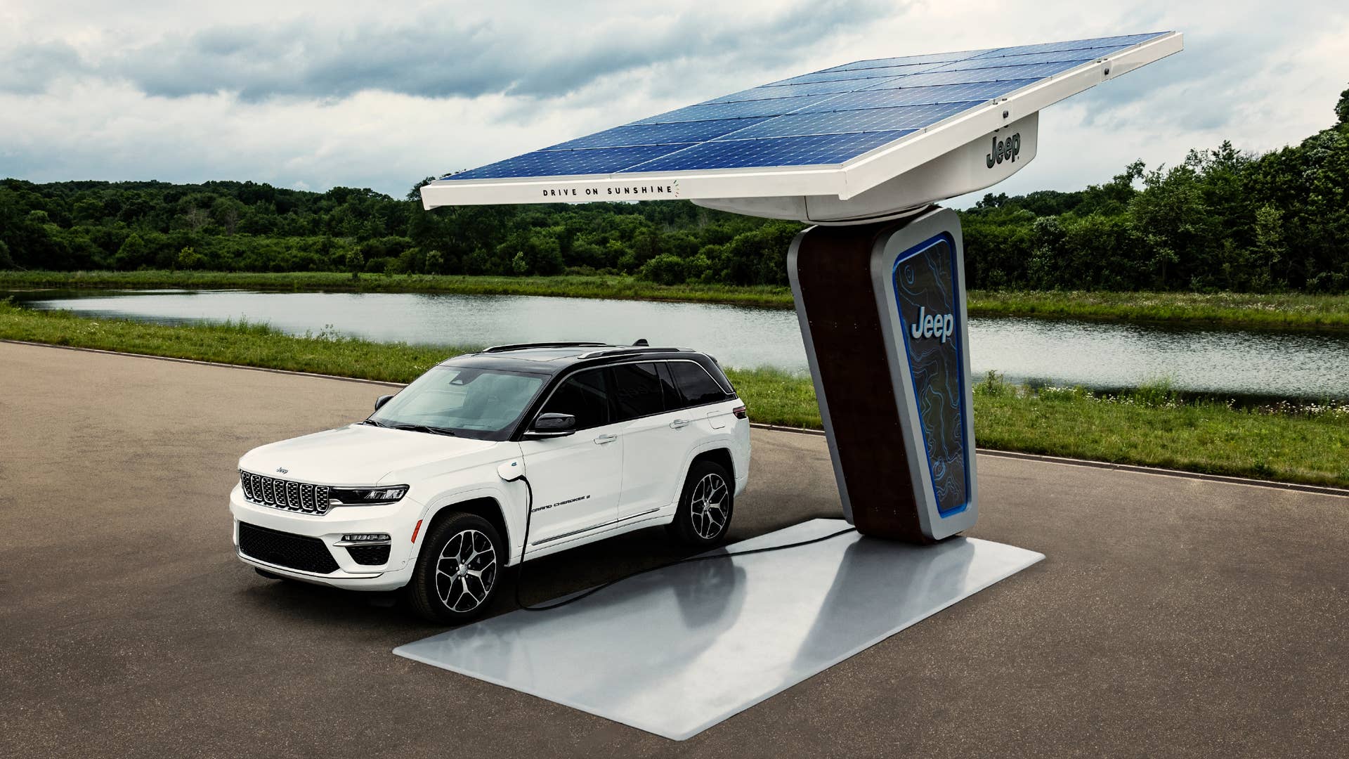 The all-new two-row 2022 Jeep® Grand Cherokee 4xe