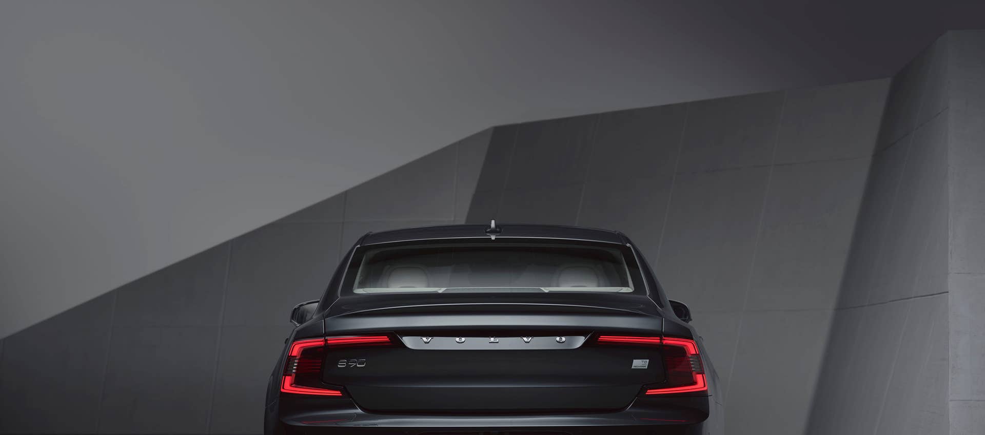Studio images - The refreshed Volvo S90 Recharge T8