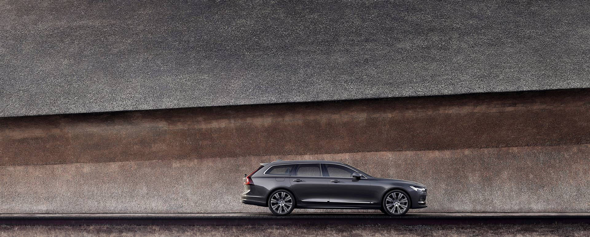 The refreshed Volvo V90 Recharge T8 plug-in hybrid in Platinum Grey