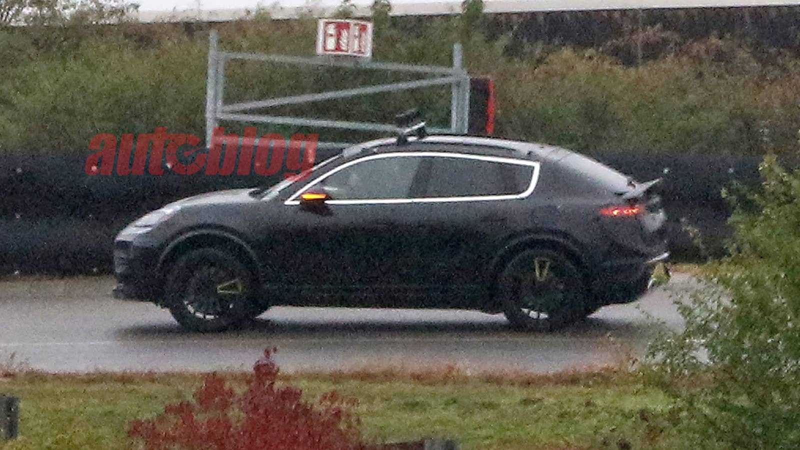 Porsche Macan EV