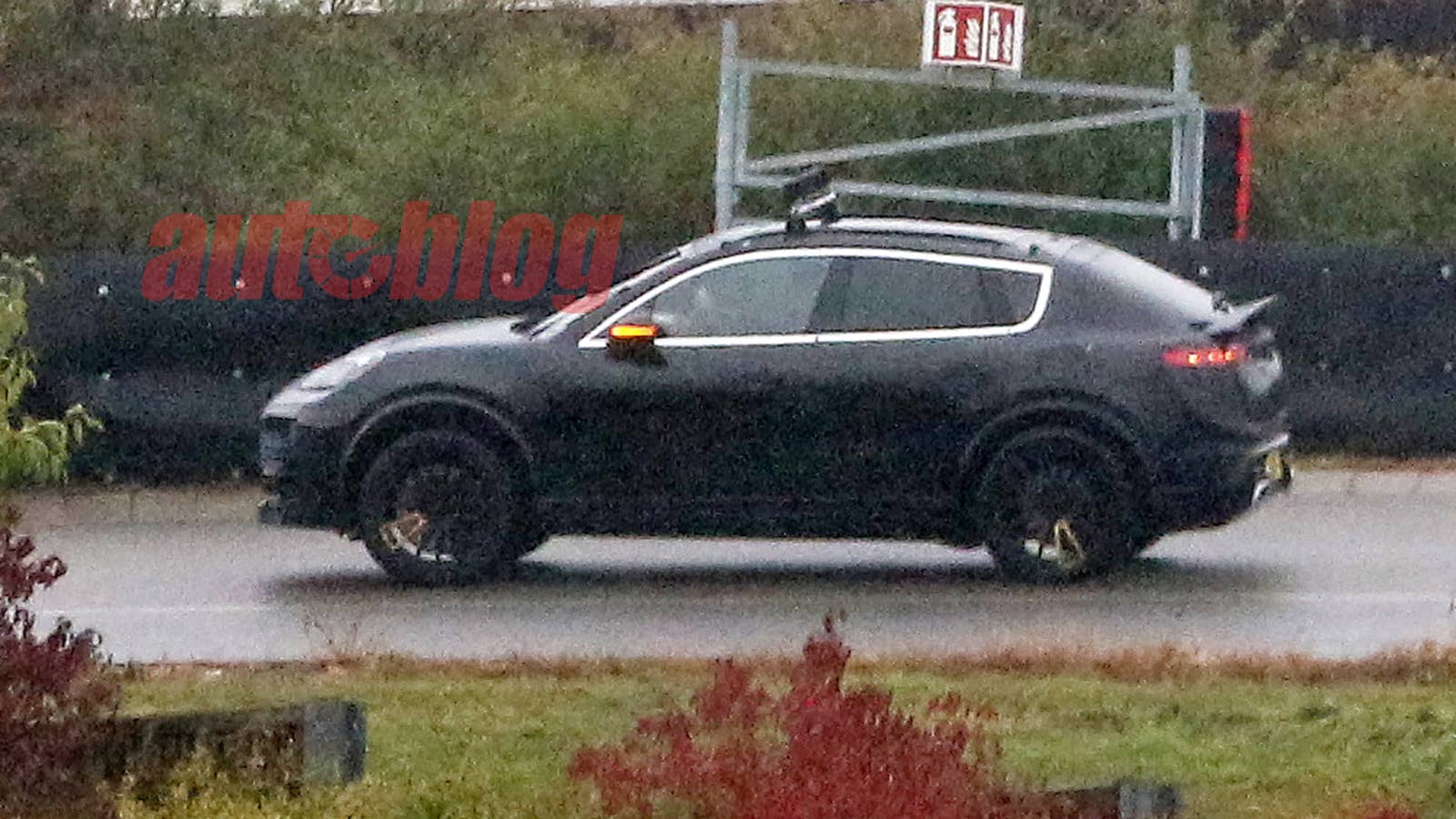 Porsche Macan EV