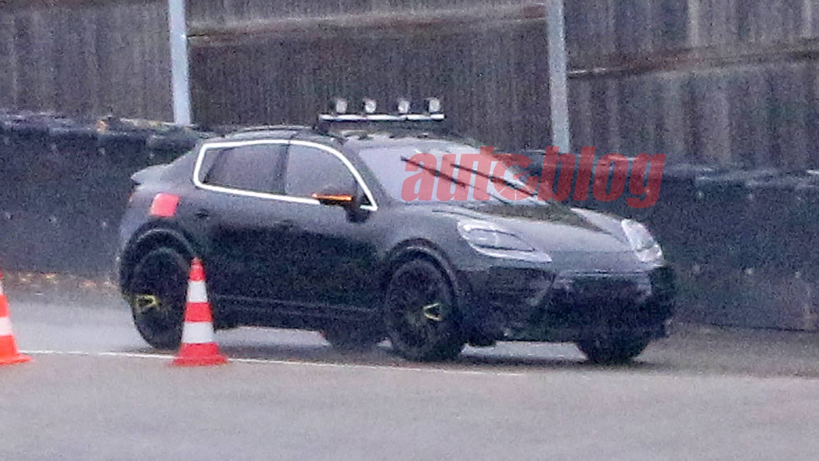 Porsche Macan EV