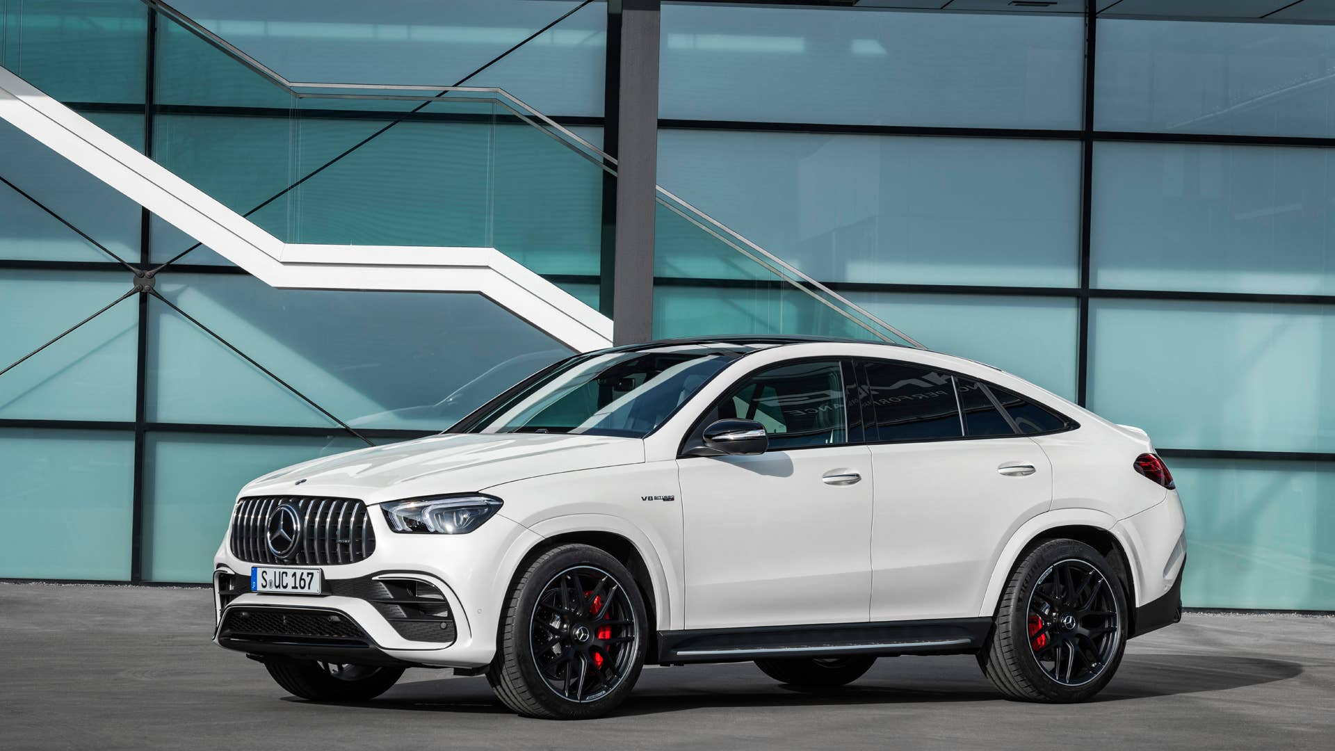 Mercedes-AMG GLE 63 S 4MATIC+ Coupé (Kraftstoffverbrauch kombiniert 11,5 l/100 km; CO2-Emissionen kombiniert 263 g/km) Exterieur, diamantweiß // Mercedes-AMG GLE 63 S 4MATIC+ Coupé  (Combined fuel consumption 11.5 l/100 km; combined CO2-Emission 263 g/km), Exterieur, diamond white
