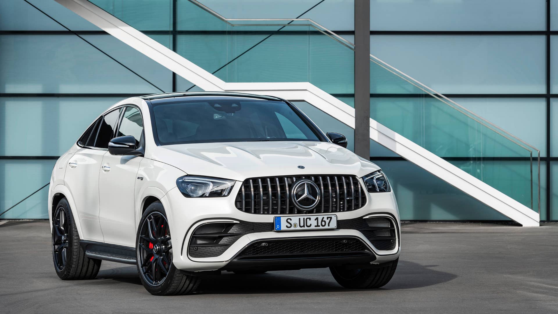 Mercedes-AMG GLE 63 S 4MATIC+ Coupé (Kraftstoffverbrauch kombiniert 11,5 l/100 km; CO2-Emissionen kombiniert 263 g/km) Exterieur, diamantweiß // Mercedes-AMG GLE 63 S 4MATIC+ Coupé  (Combined fuel consumption 11.5 l/100 km; combined CO2-Emission 263 g/km), Exterieur, diamond white