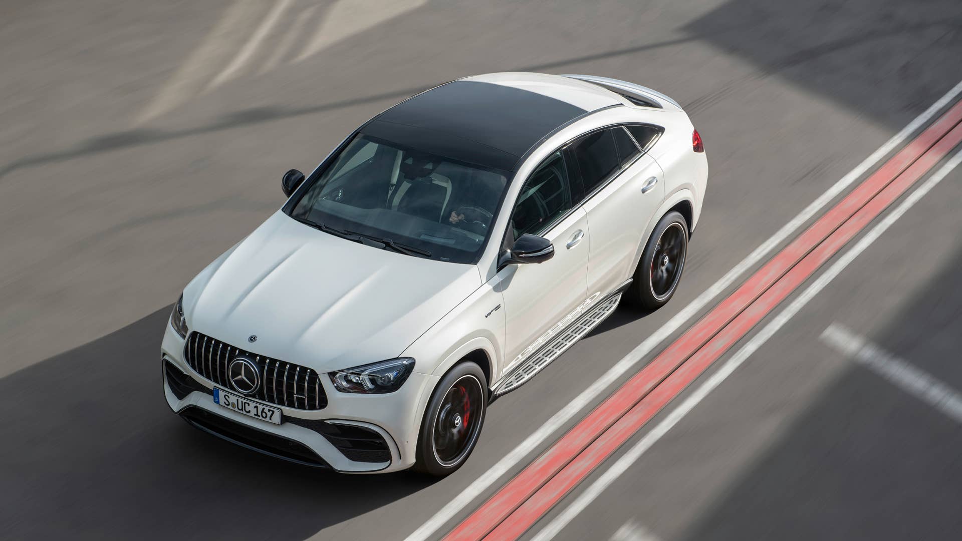 Mercedes-AMG GLE 63 S 4MATIC+ Coupé (Kraftstoffverbrauch kombiniert 11,5 l/100 km; CO2-Emissionen kombiniert 263 g/km) Exterieur, diamantweiß // Mercedes-AMG GLE 63 S 4MATIC+ Coupé  (Combined fuel consumption 11.5 l/100 km; combined CO2-Emission 263 g/km), Exterieur, diamond White