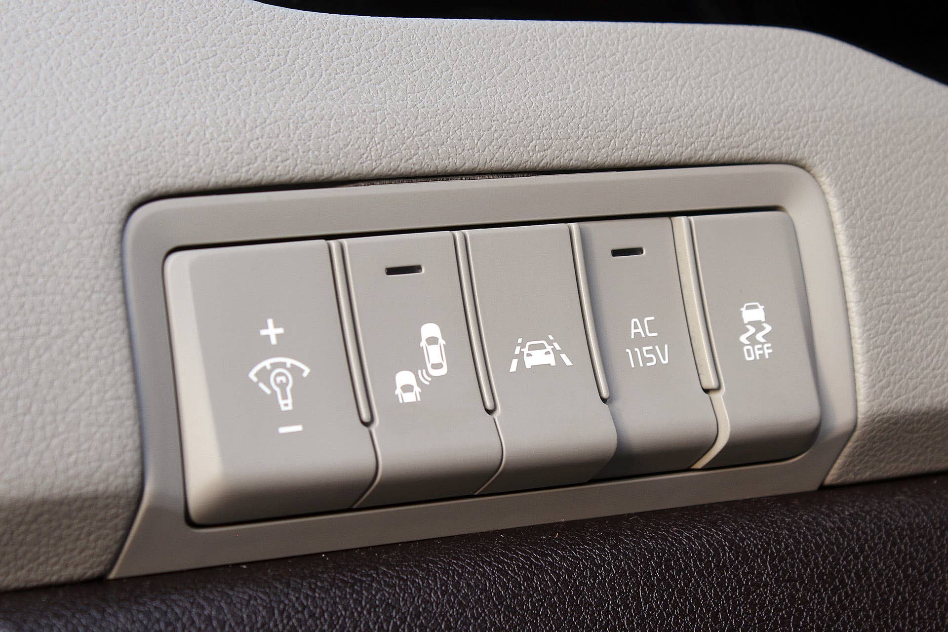 2015 Kia Sedona drive mode controls