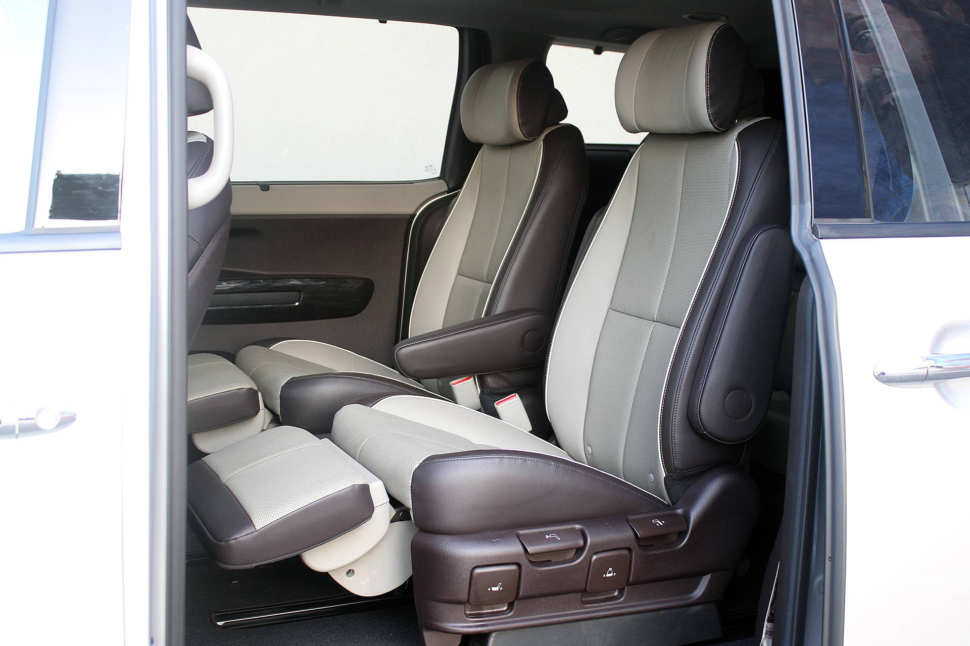 2015 Kia Sedona rear seats