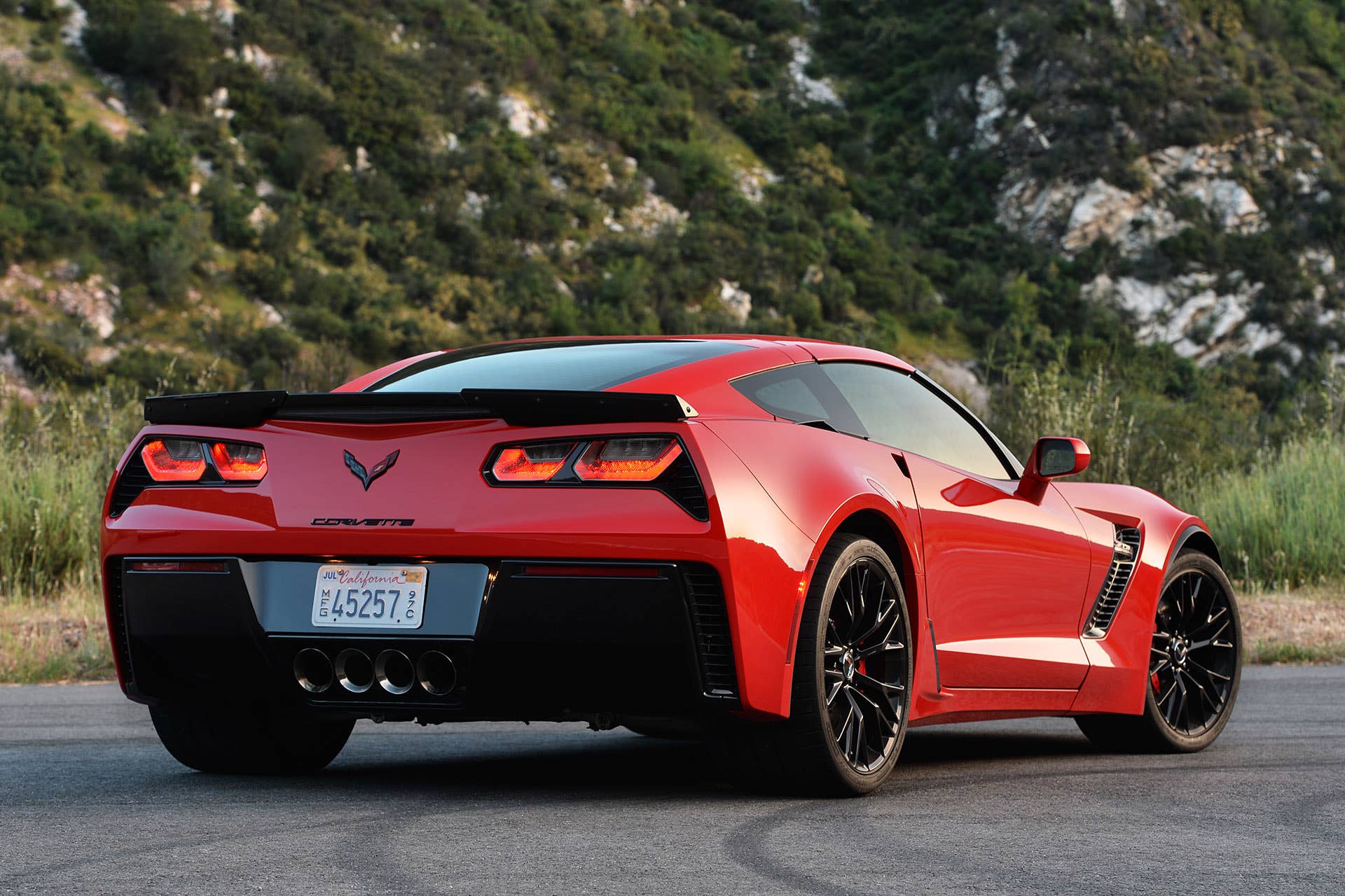 2015 Chevrolet Corvette Z06 rear 3/4 view