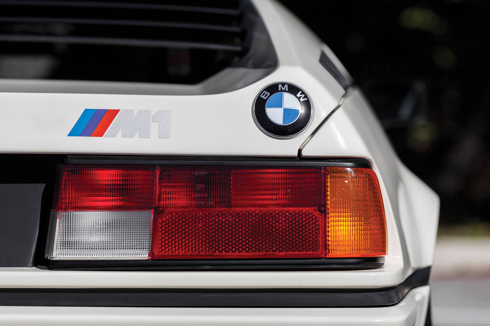 1988 BMW M1 rear detail