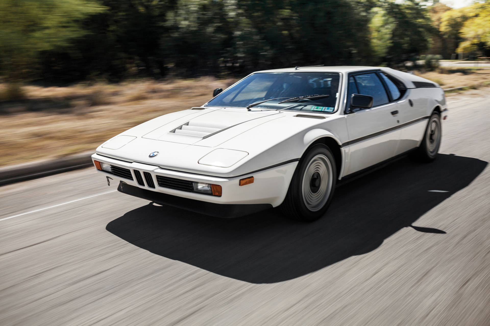 1988 BMW M1 front 3/4 moving