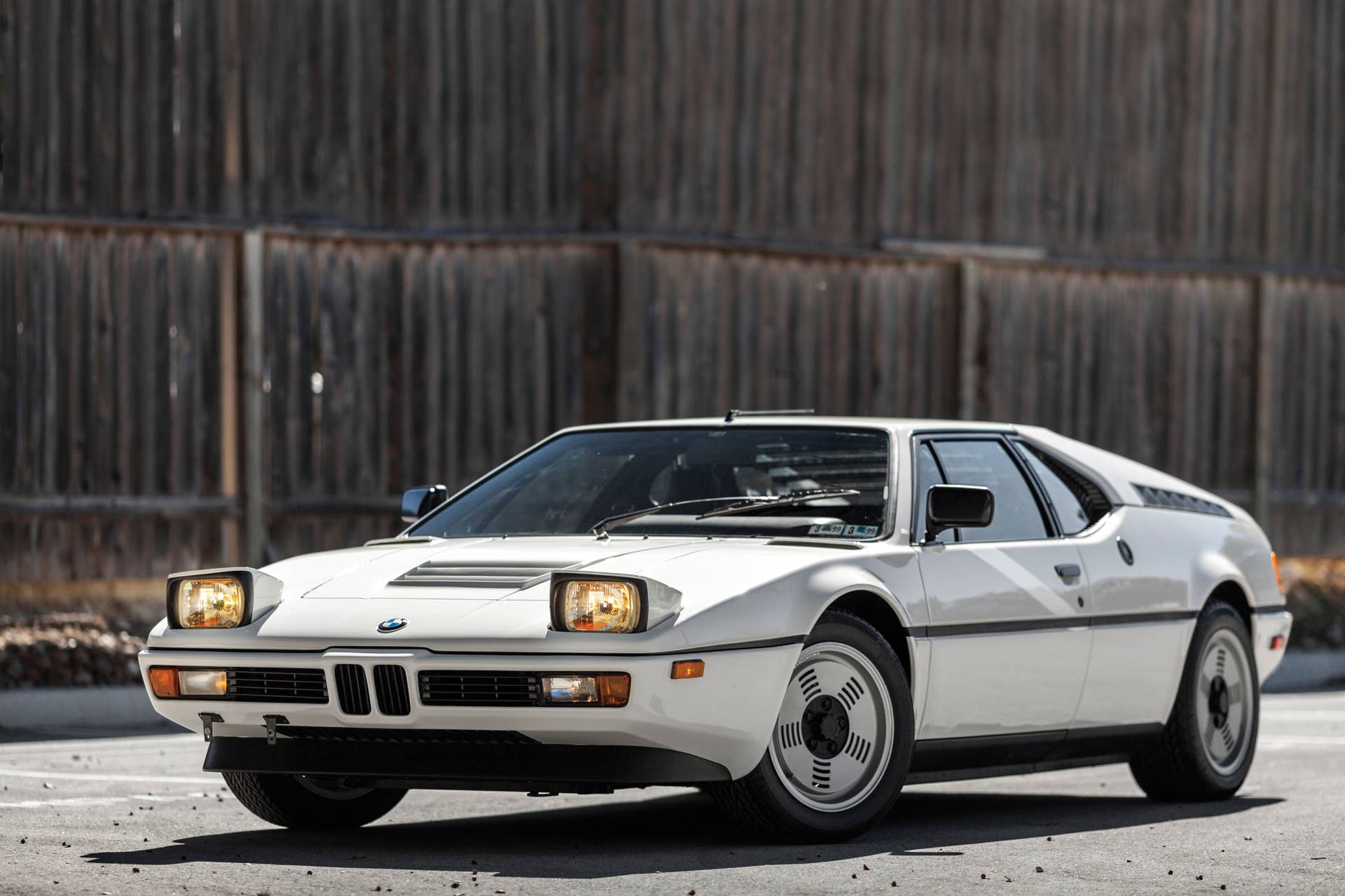 1988 BMW M1 front 3/4 headlights