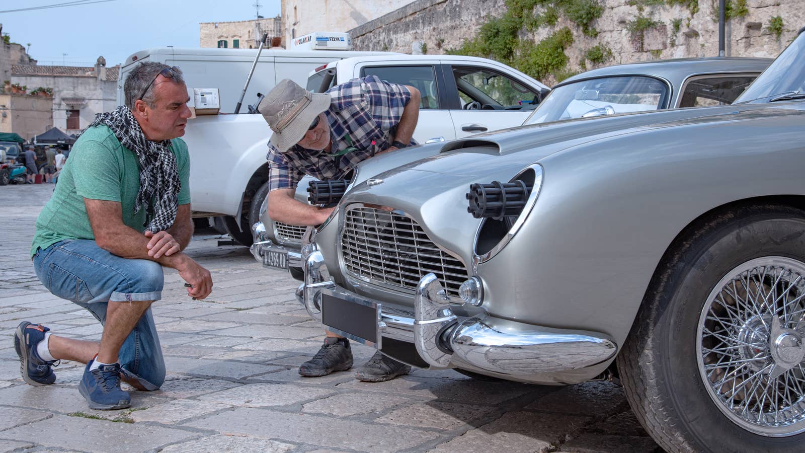 B25_SU_19200_RC2 Special Effects and Action Vehicles Supervisor, Chris Corbould on the set of NO TIME TO DIE, an EON Productions and Metro-Goldwyn-Mayer Studios film Credit: Jasin Boland © 2021 DANJAQ, LLC AND MGM.  ALL RIGHTS RESERVED.