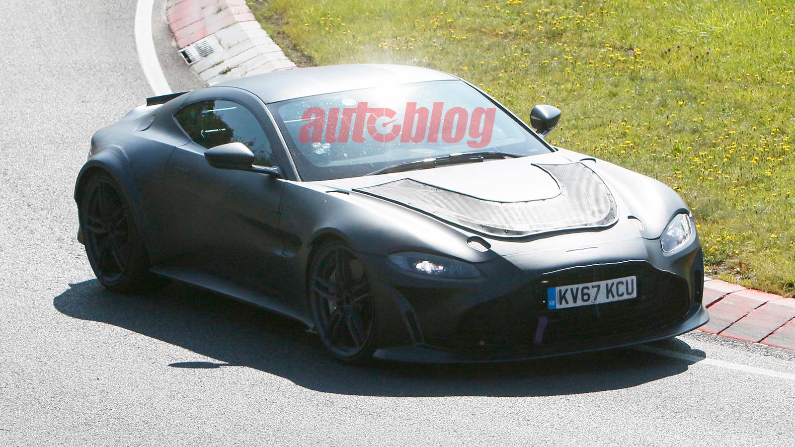 Aston Martin V12 Vantage prototype