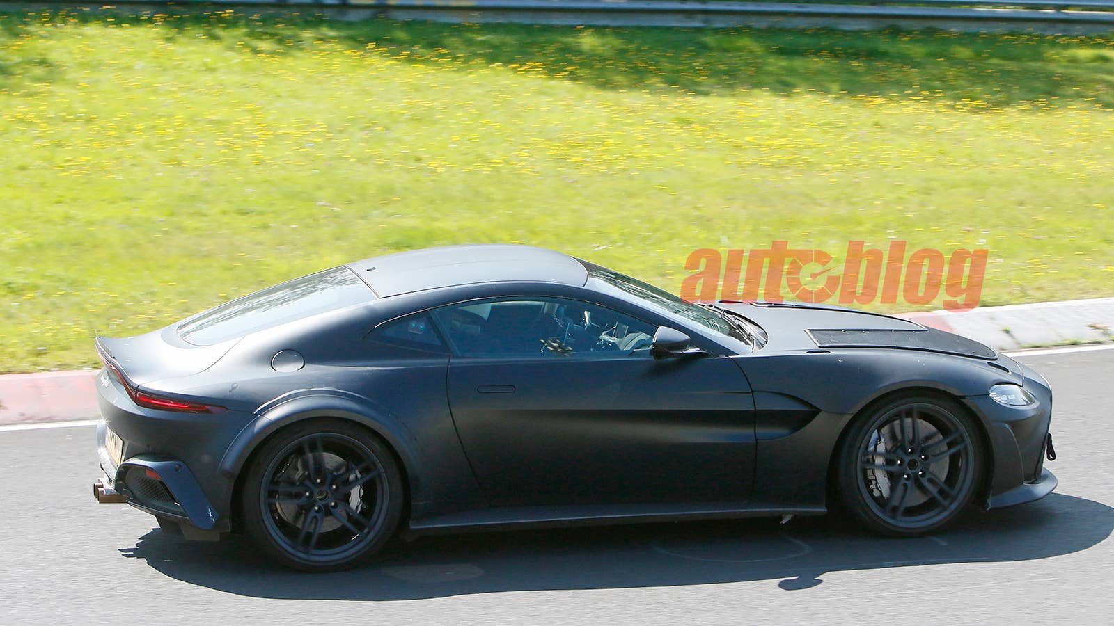 Aston Martin V12 Vantage prototype