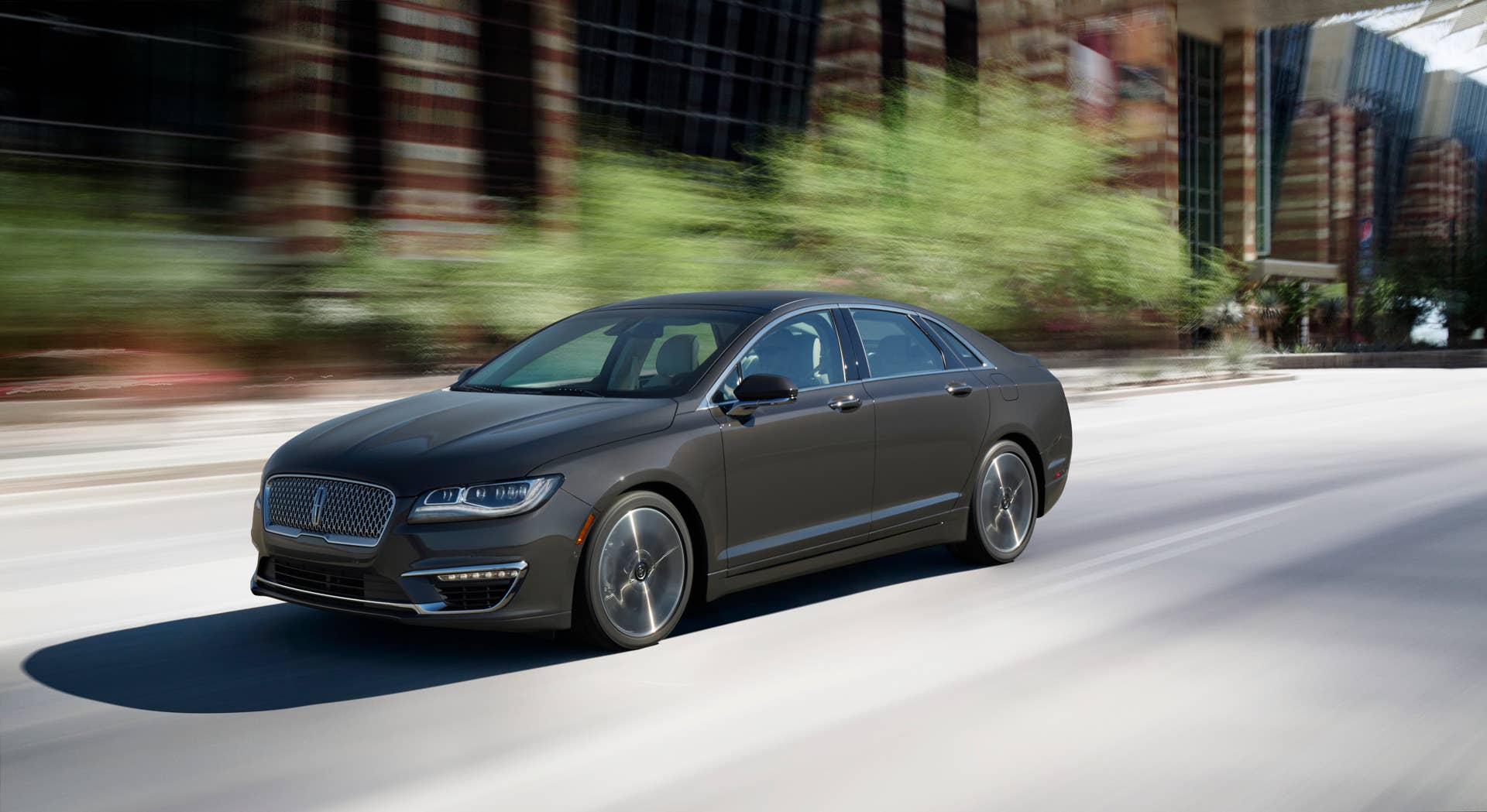2017 lincoln mkz on road