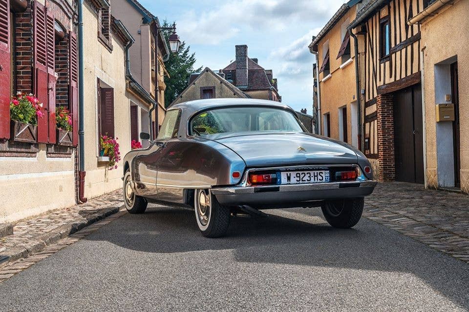 Gerard Godroy and Christophe Bihr create a tres elegant coupe.
