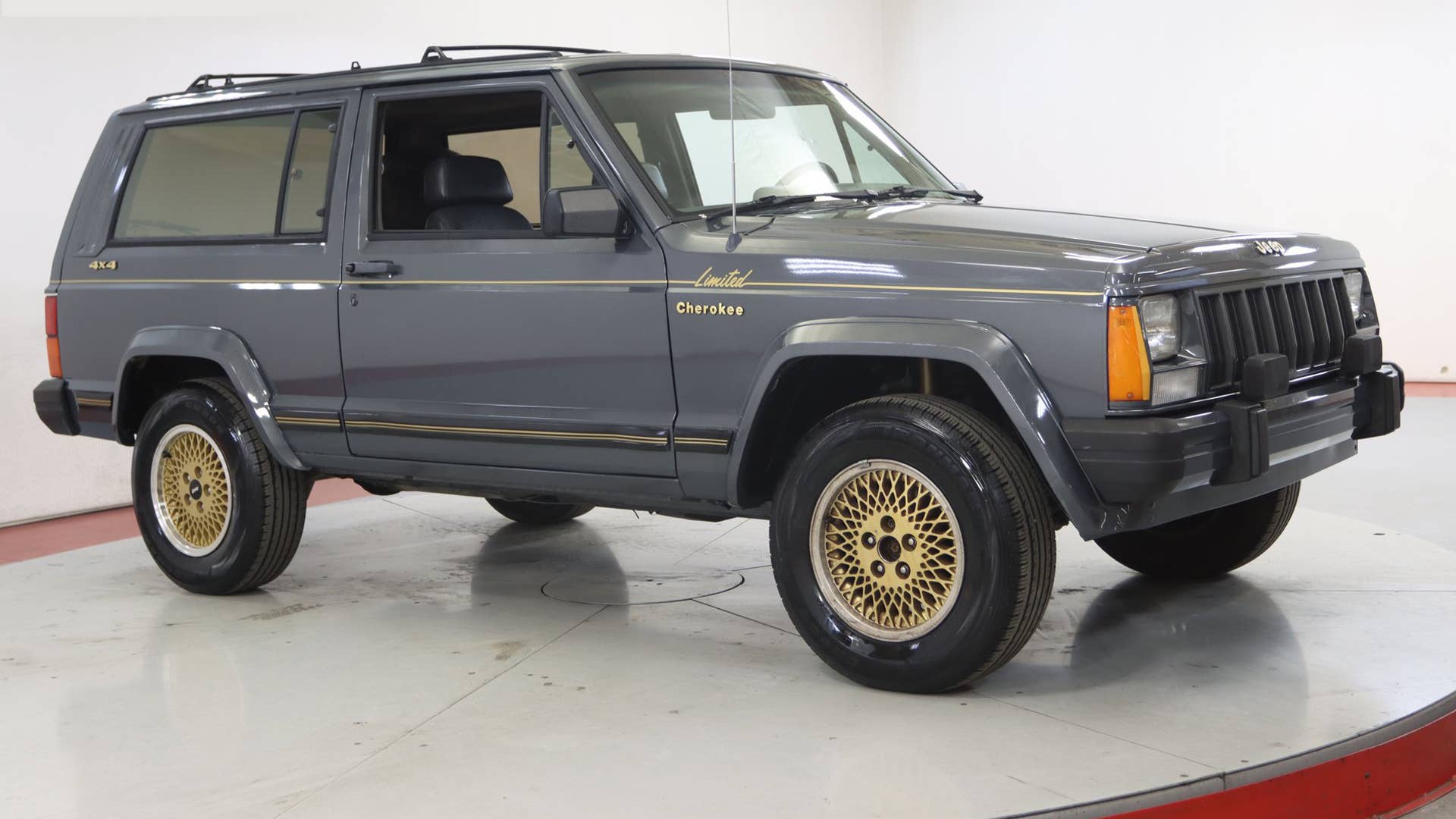 アシェット Jeep 1988-jeep-cherokee-limited-1.