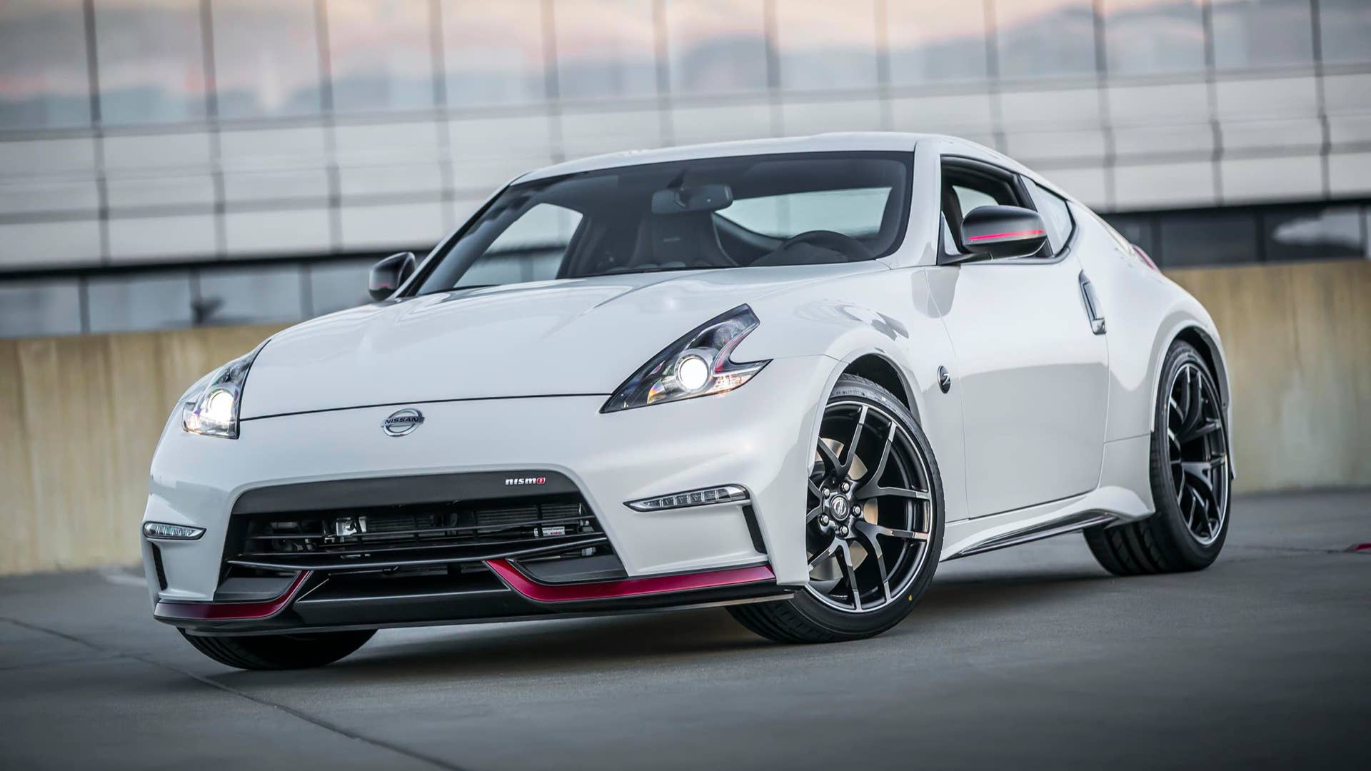 Nissan 350Z Vs. 370Z: 5 Key Ways Nissan Improved Its Legendary Sports