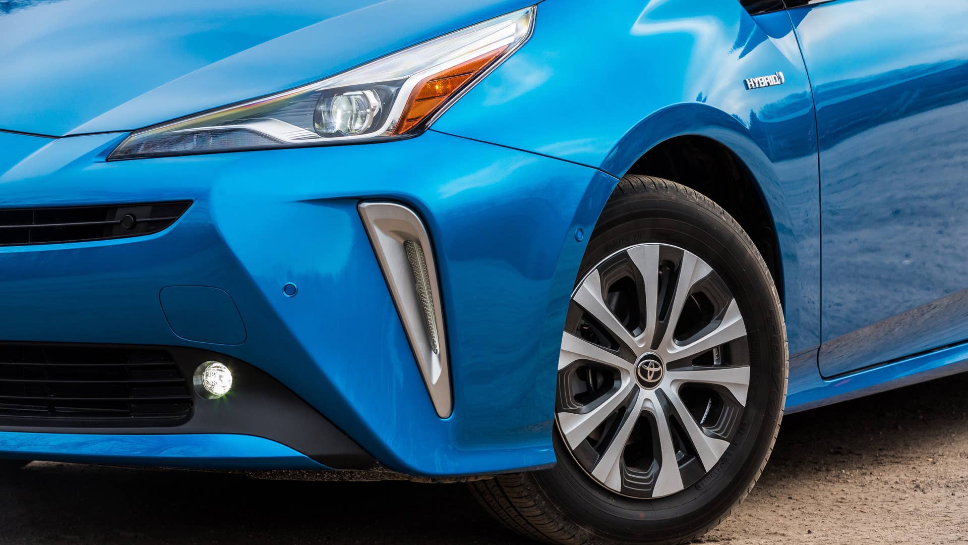 2019 Toyota Prius AWD-e