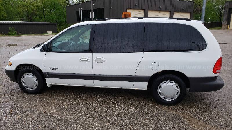 1998 Plymouth Grand Voyager surveillance van