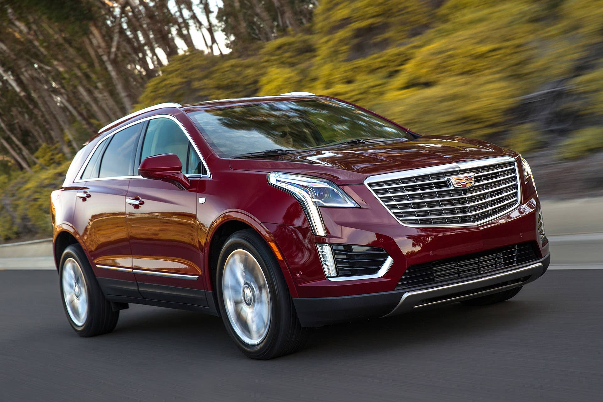 2017 Cadillac XT5 driving