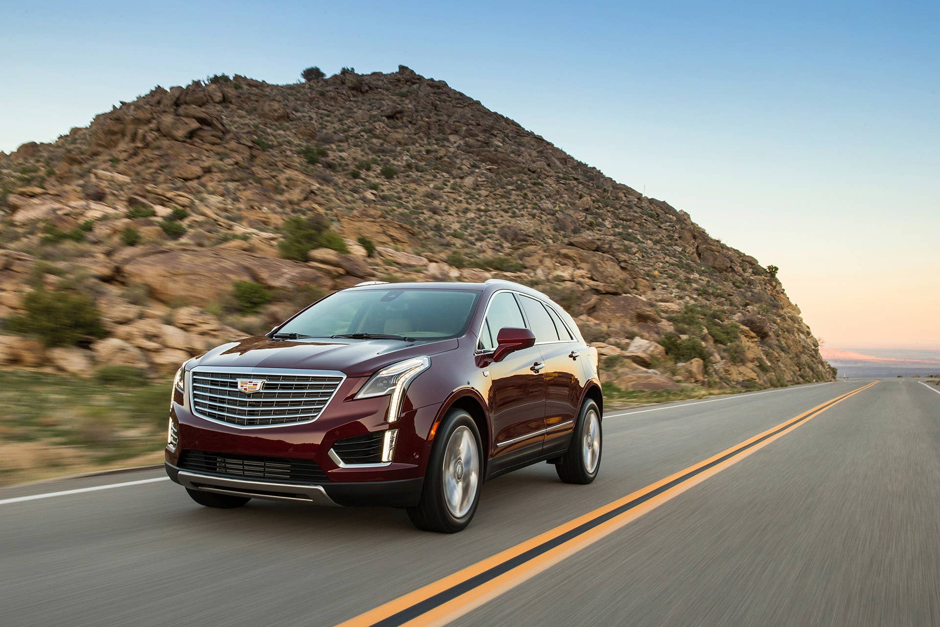 2017 Cadillac XT5 driving