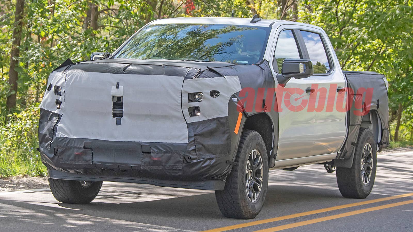 2022 ChevChevy Silverado Trail Boss prototypey Silverado ZR2 prototype
