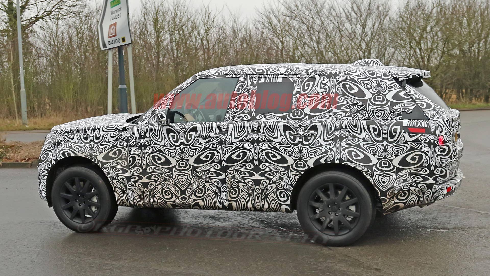 Next-gen Range Rover Sport spied for the first time with a familiar ...