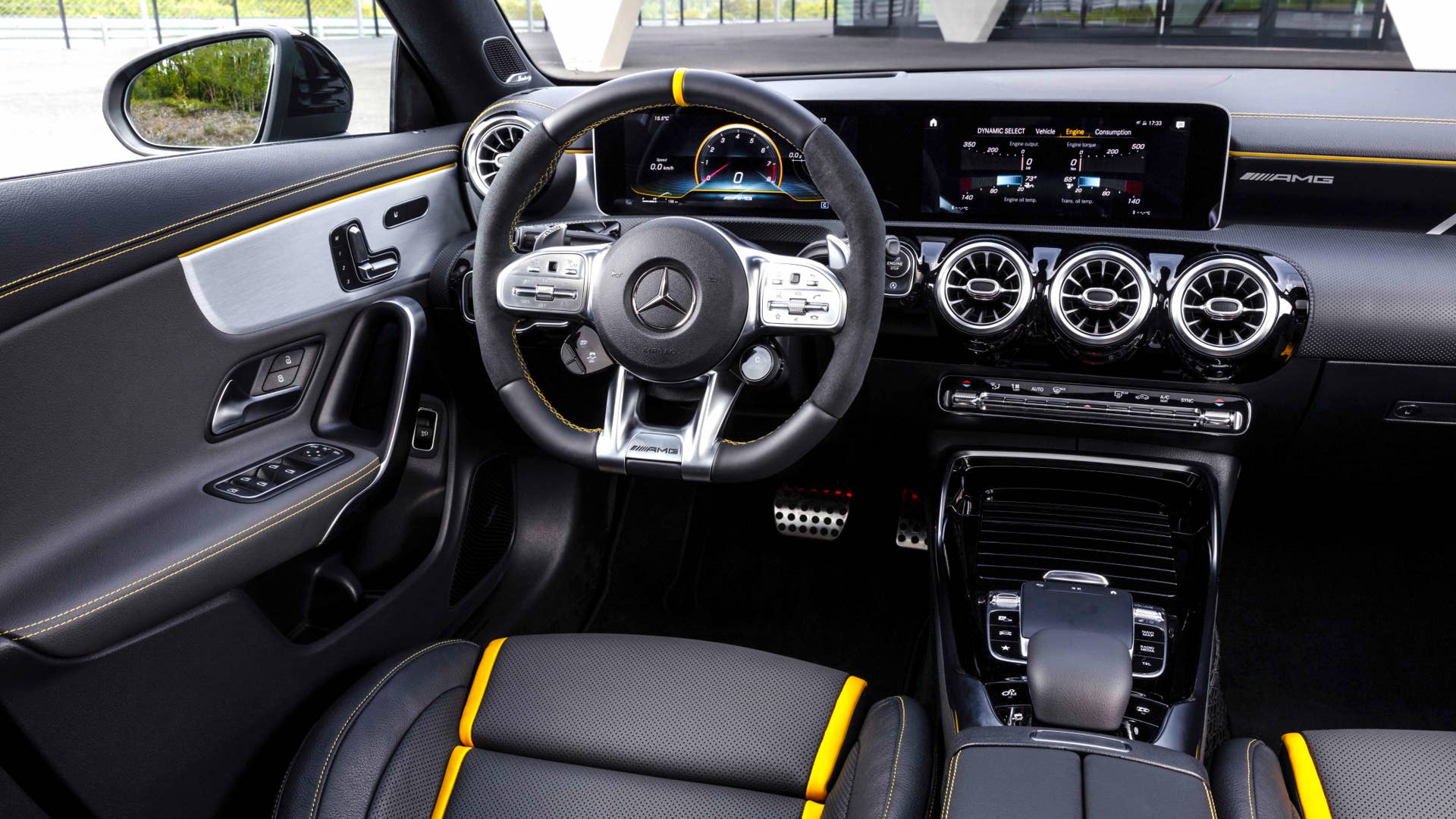 Mercedes-AMG CLA 45 S interior