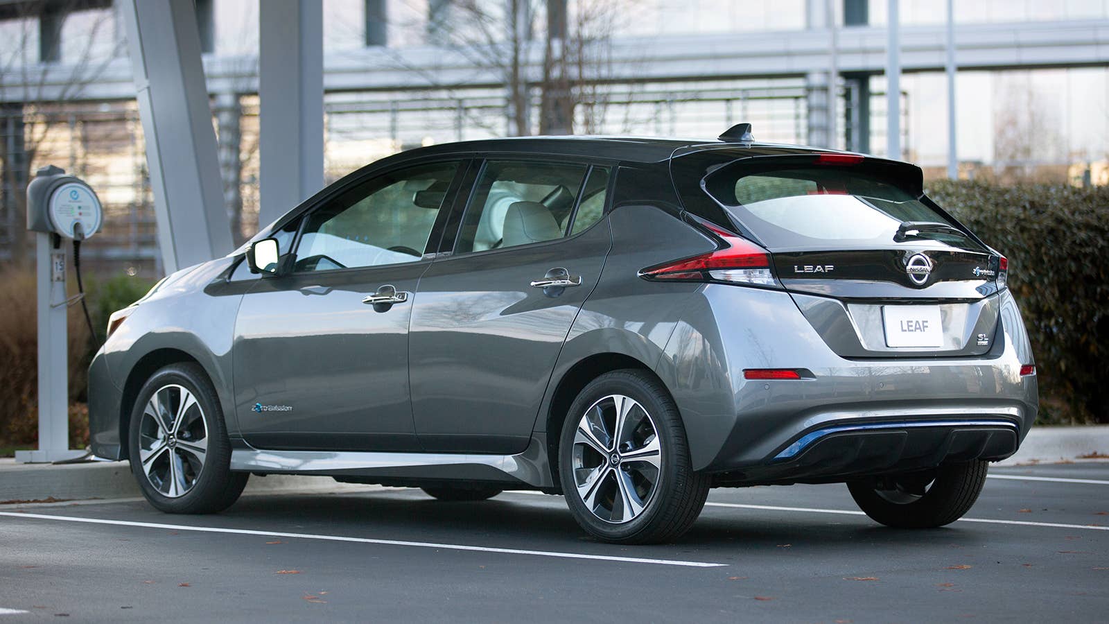 Nissan Leaf Owners Sue Over Battery Fire Risk And Claim Recall Fix nissan-leaf-owners-sue-over-battery-fire-risk-and-claim-recall-fix