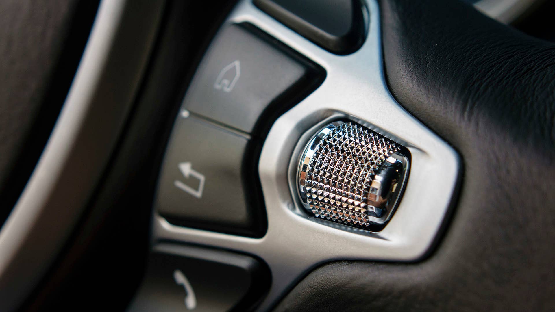 2017 Aston Martin DB11 steering wheel controls