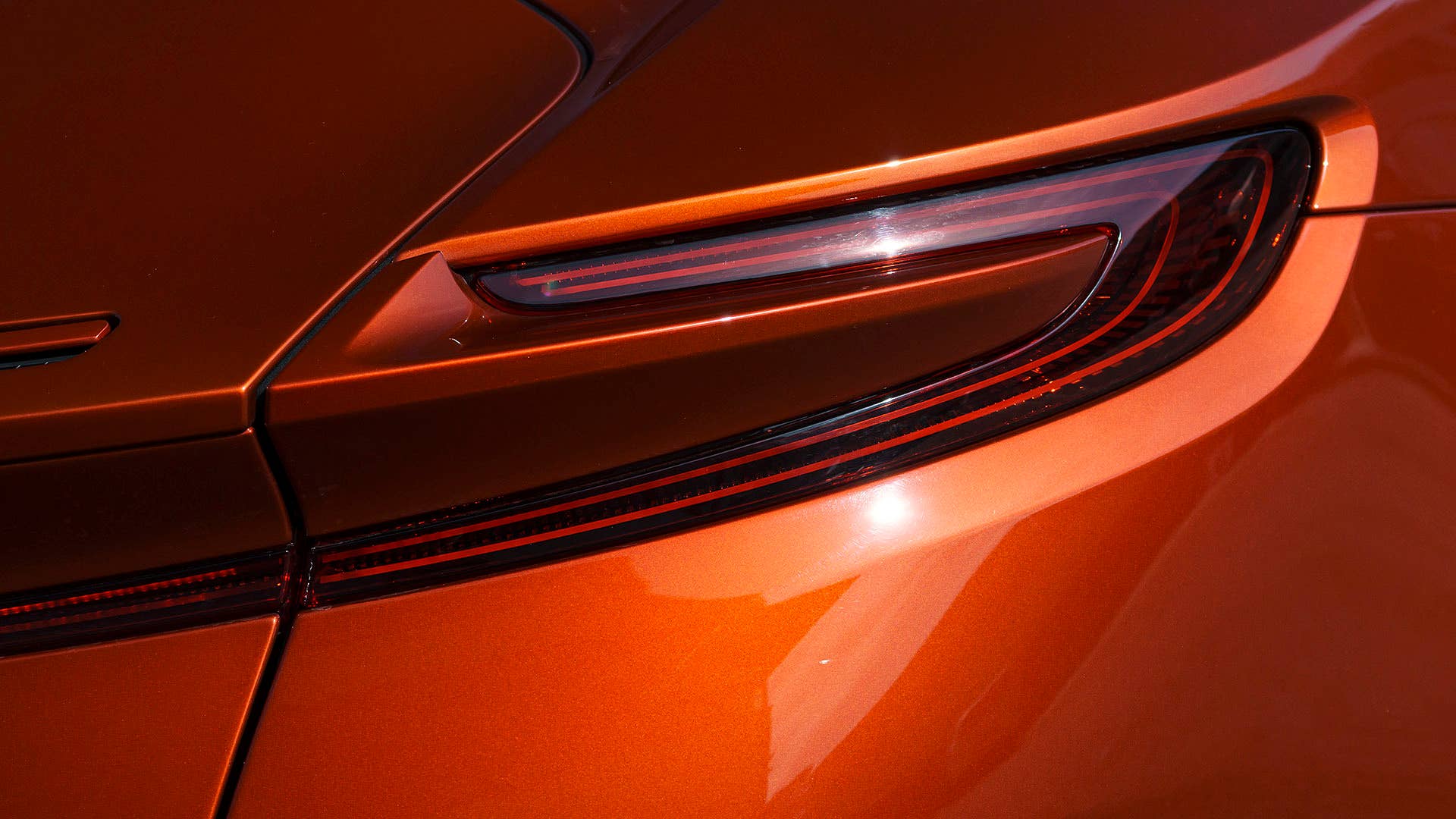 2017 Aston Martin DB11 taillight