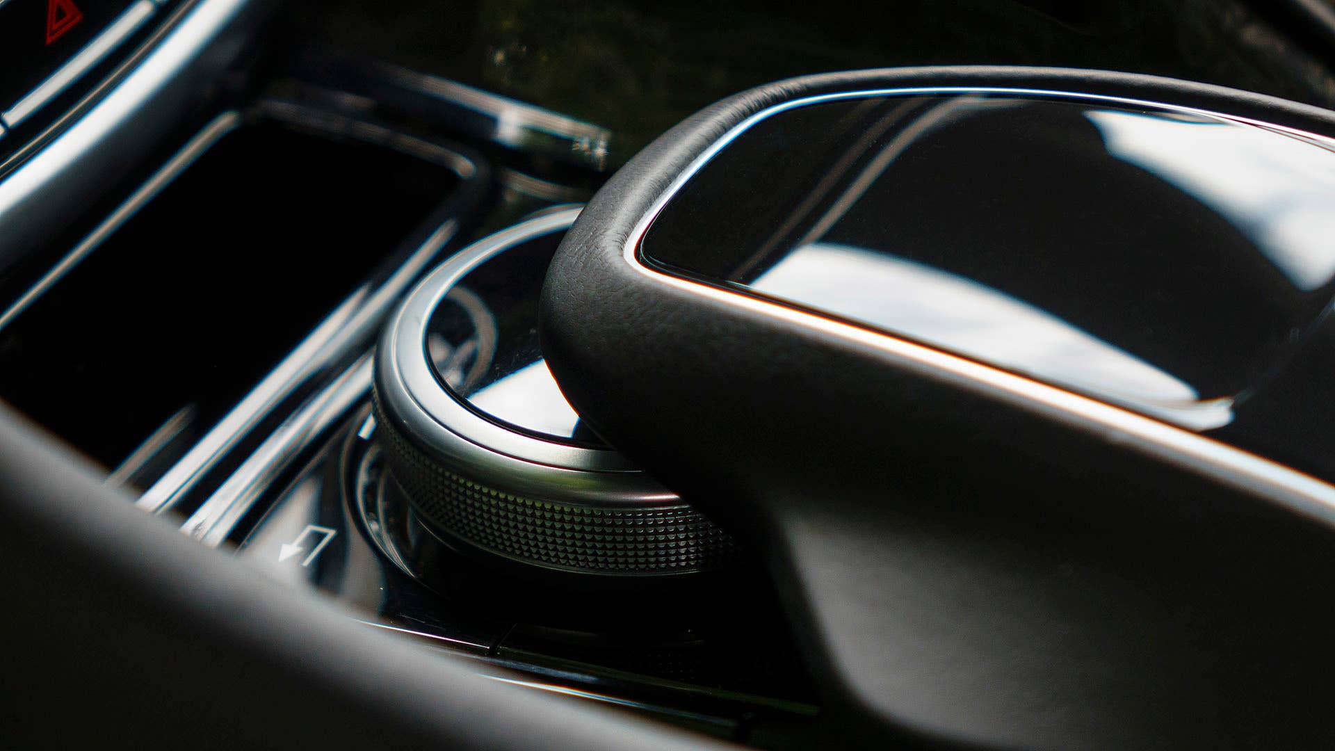 2017 Aston Martin DB11 center console